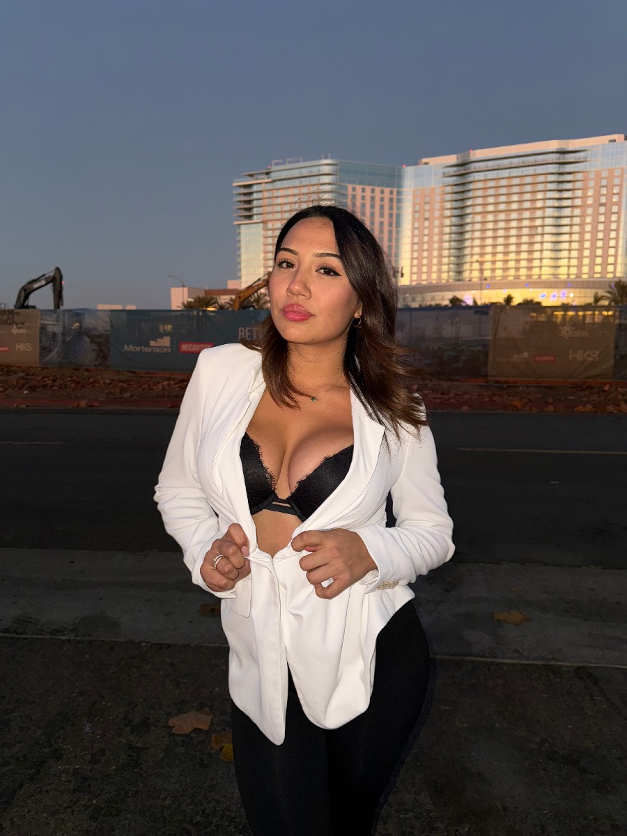 Take a pause and enjoy Ali Cruz — streaming from Foshan