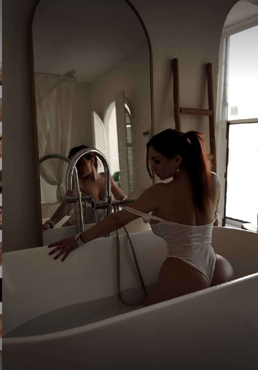 A playful frame from Miranda Faith nude — online in Foshan