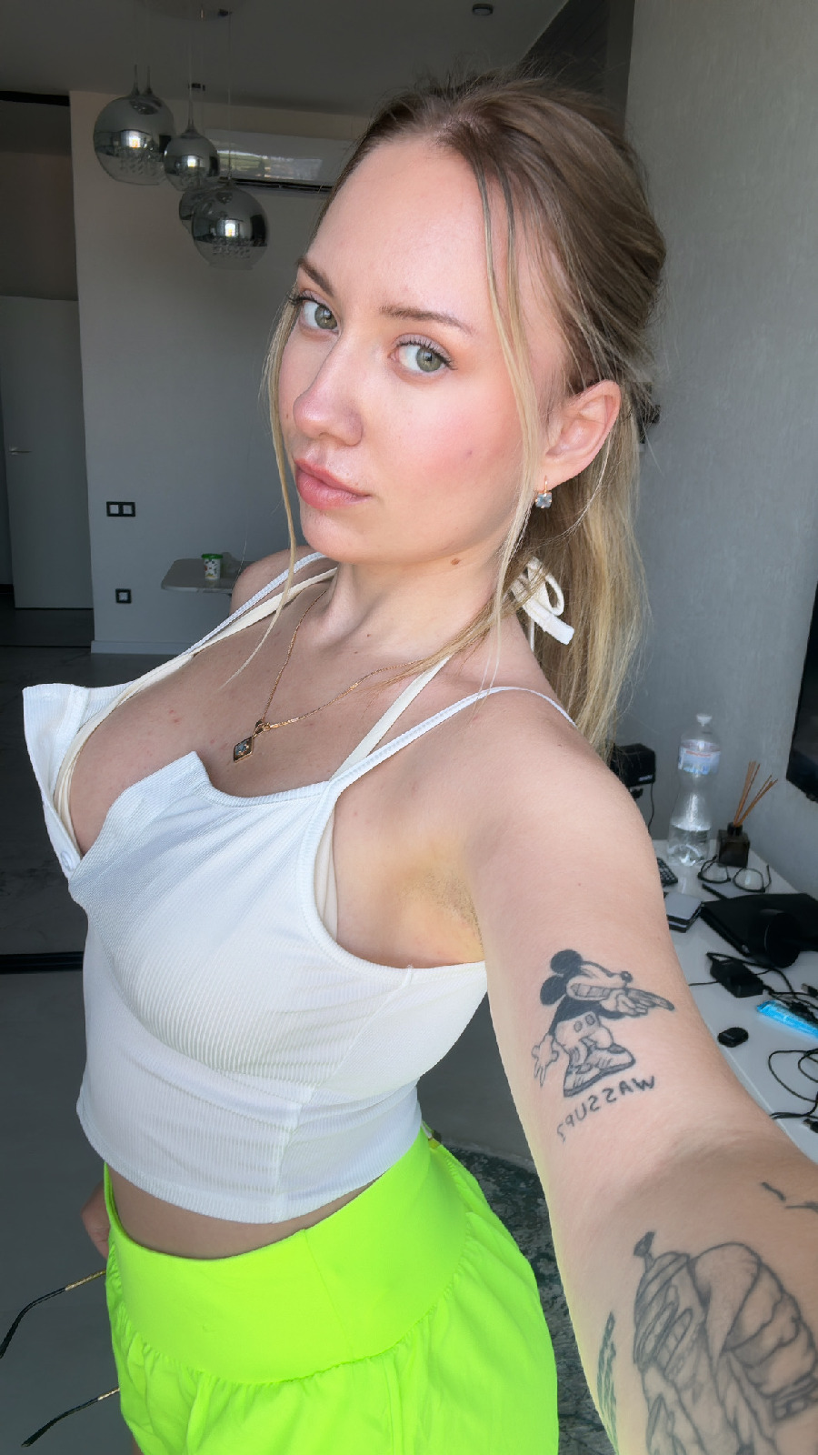 KateV in her underwear in Foshan