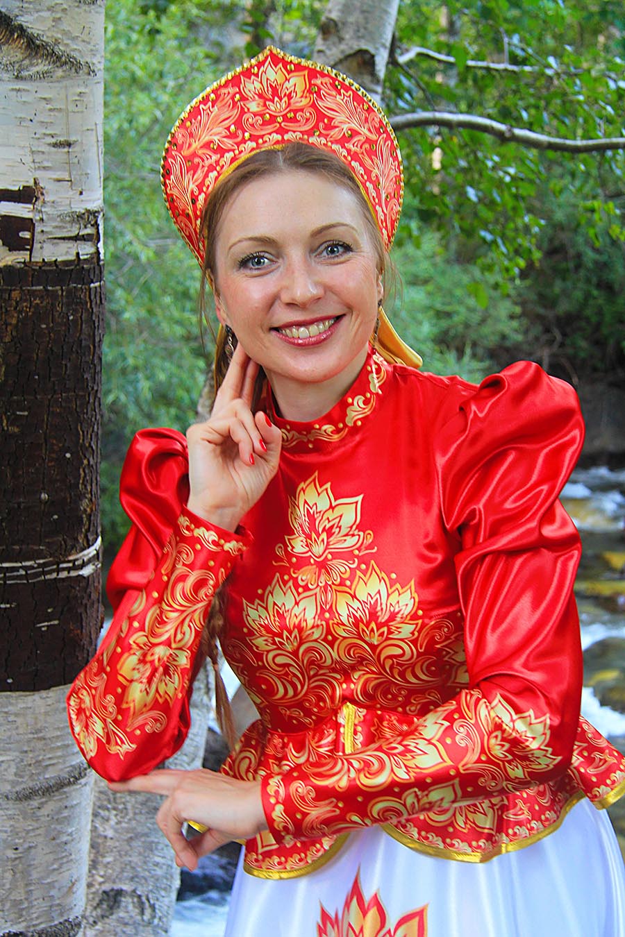 Women in Slavic costumes in Foshan