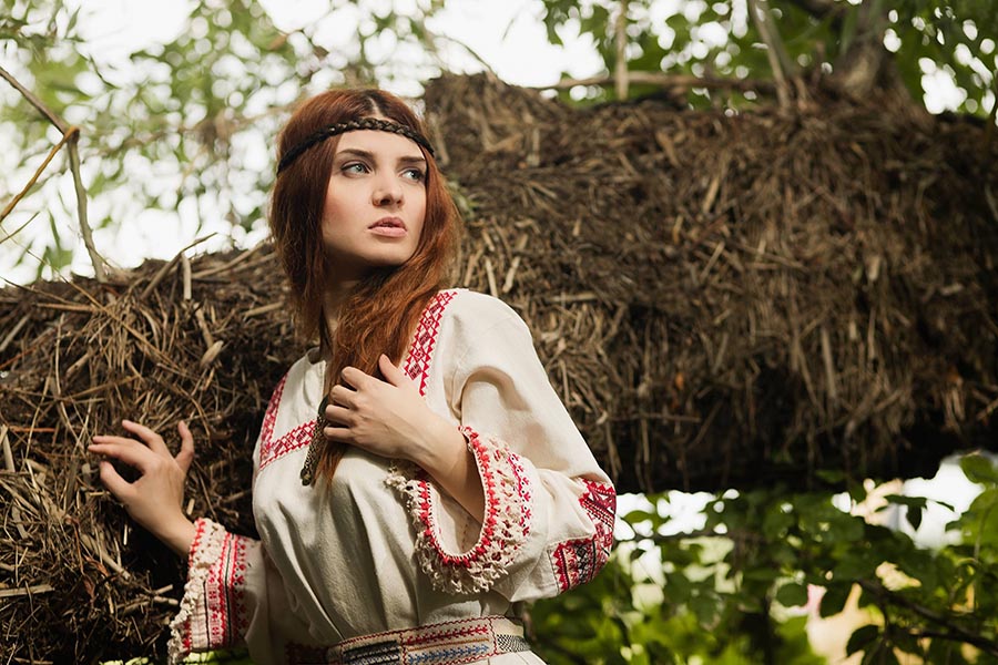 Women in Slavic costumes in Foshan
