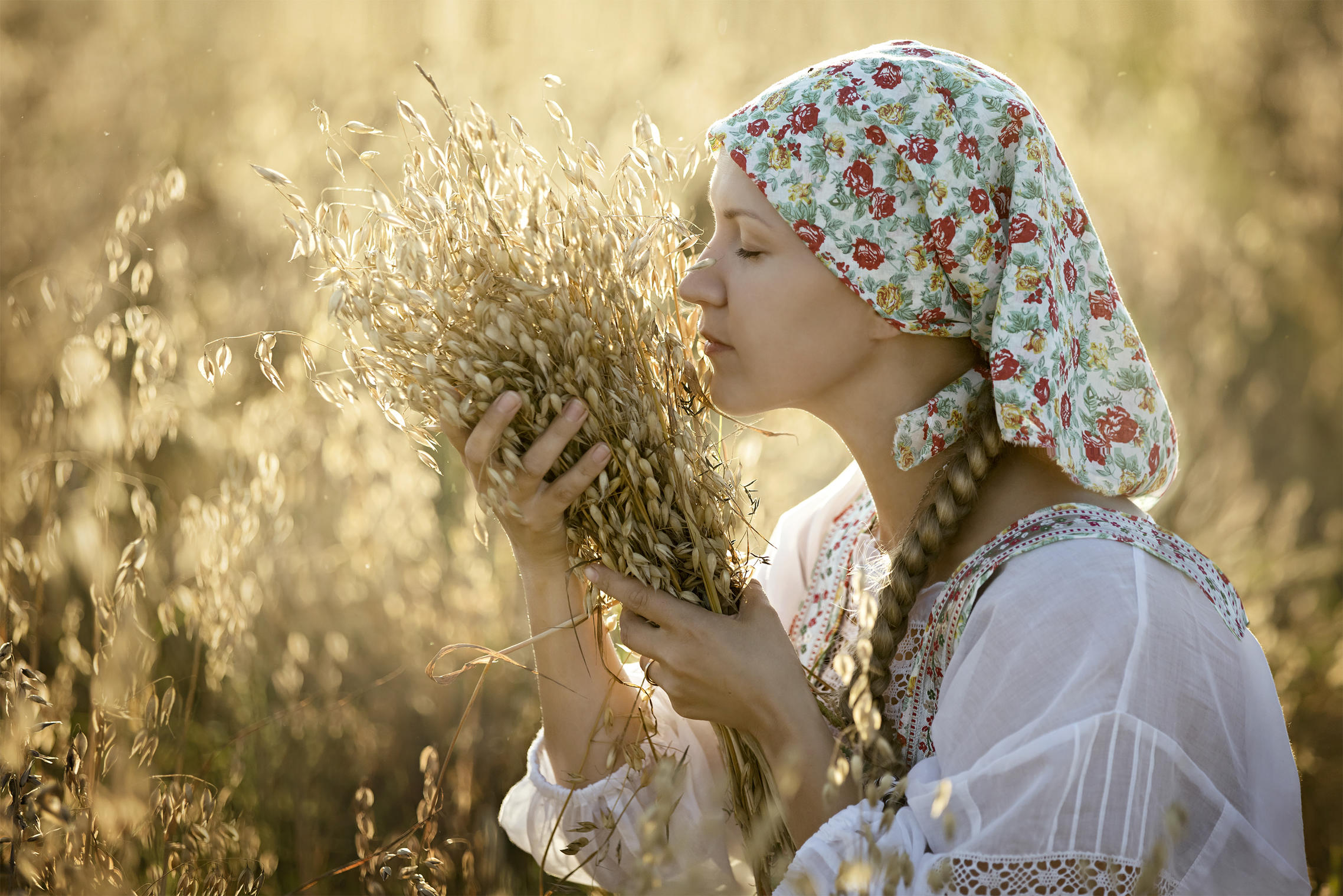 Photo Women in Slavic costumes in Foshan