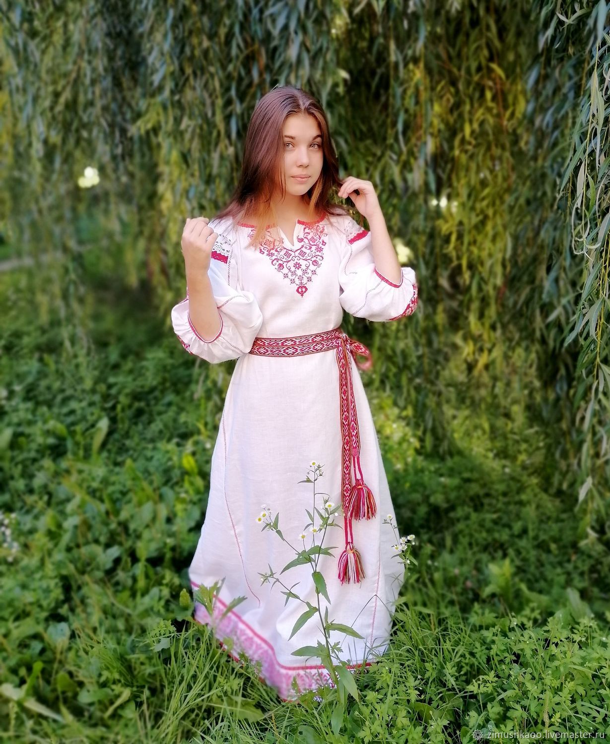 Girl Girls in Slavic costumes in Foshan