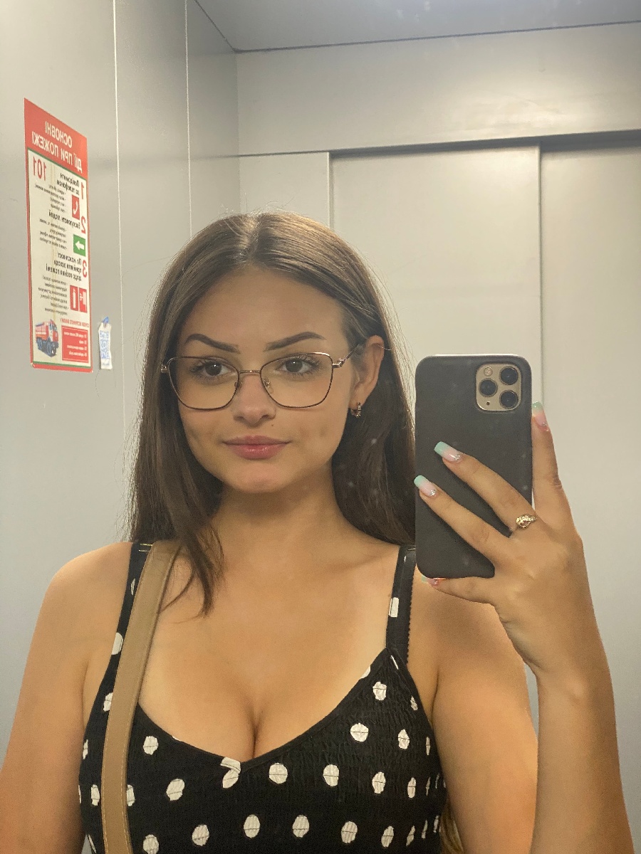 Sexy model Stacy in Foshan