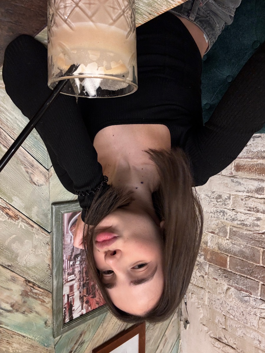 Fresh photos, fresh mood — Tina online in Foshan